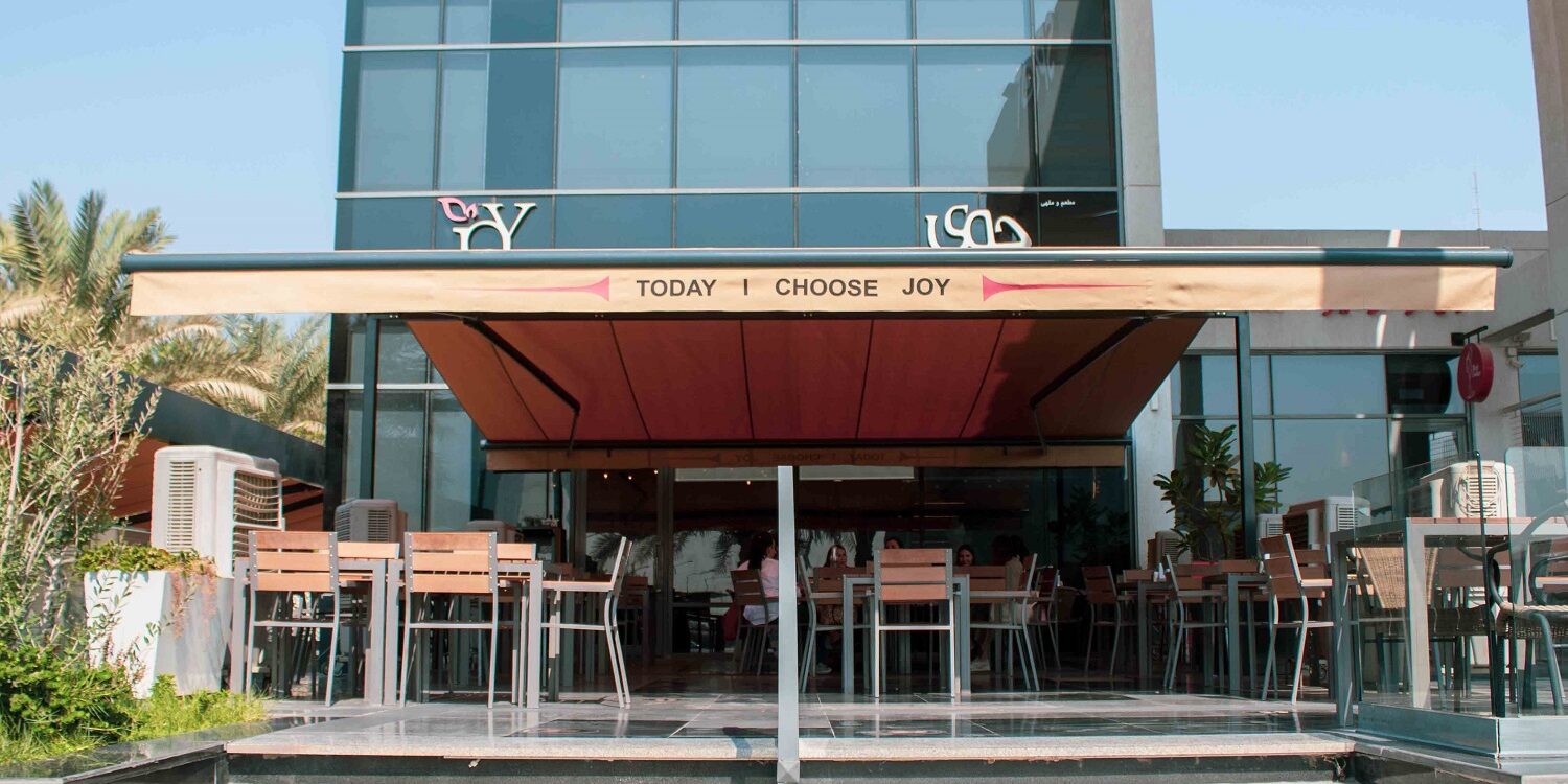 تصميم وتركيب مظلات مداخل فنادق في الكويت